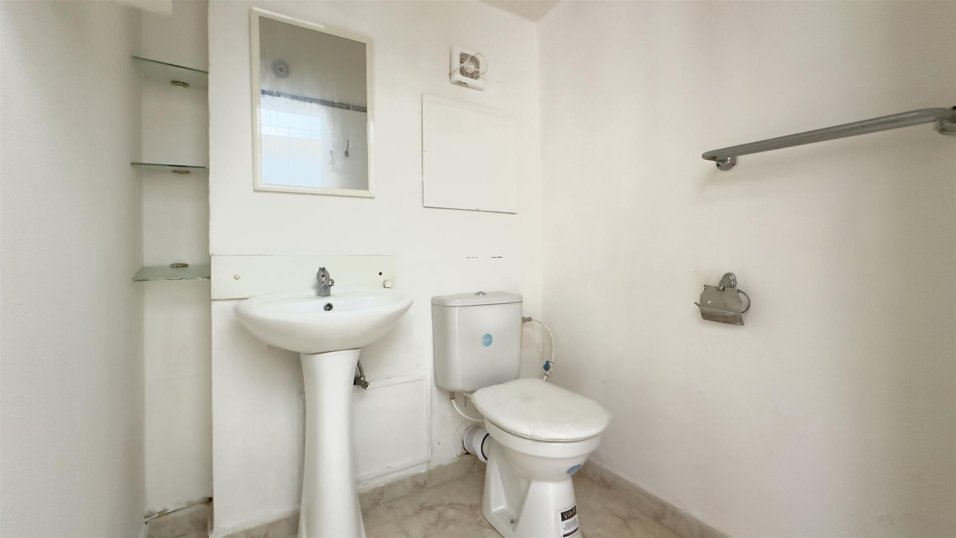 Image of Apartment - 2 Bedrooms - 2 Bathrooms for Rental in Ocean Heights-Gibraltar, Image 5